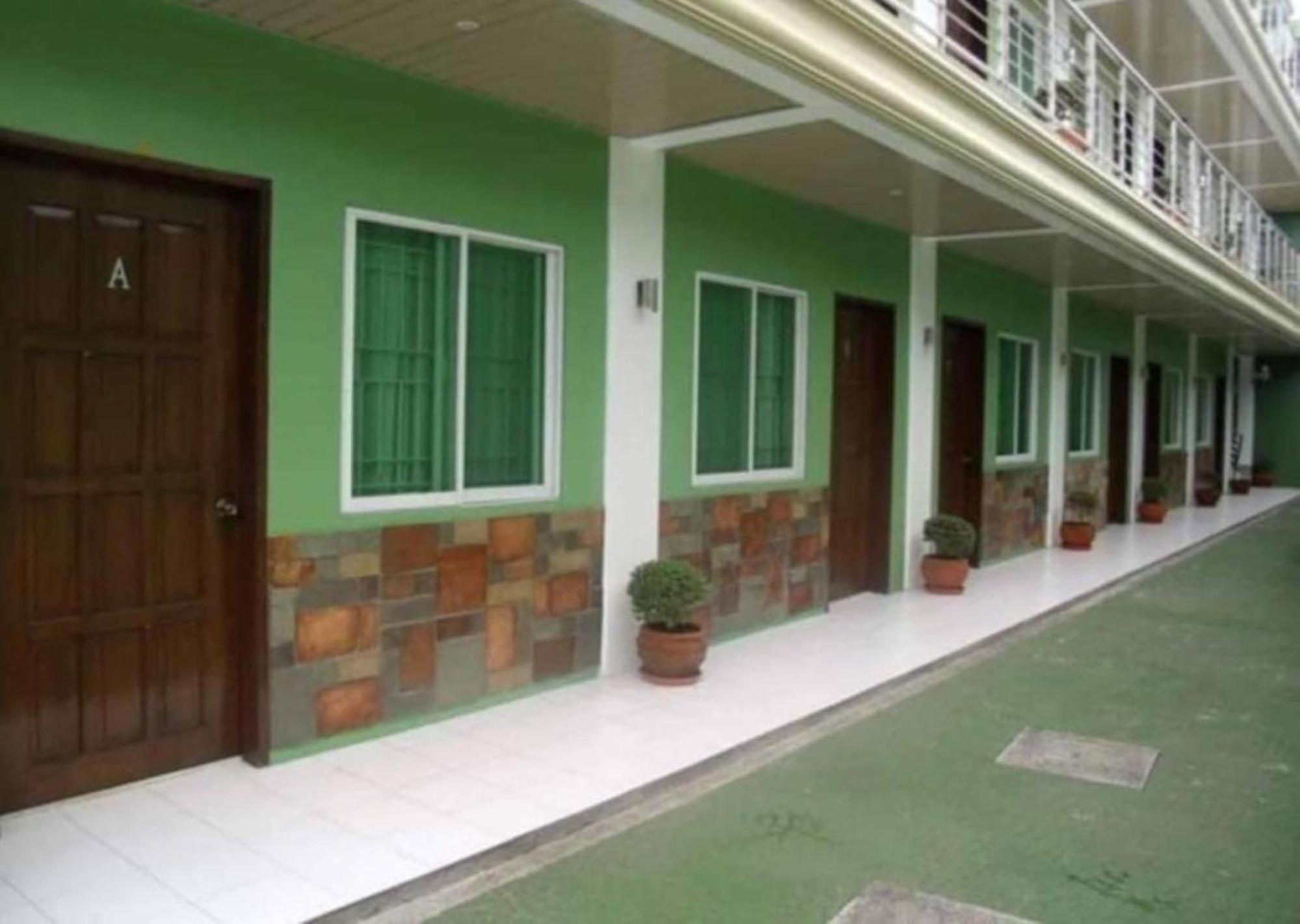 Hotel Reddoorz At Sta Cruz Naga City Exterior foto